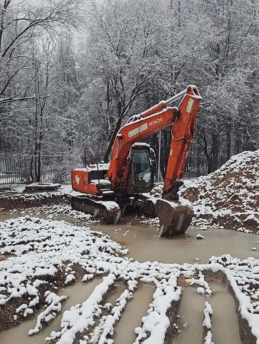 Аренда гусеничного экскаватора в Москве и МО